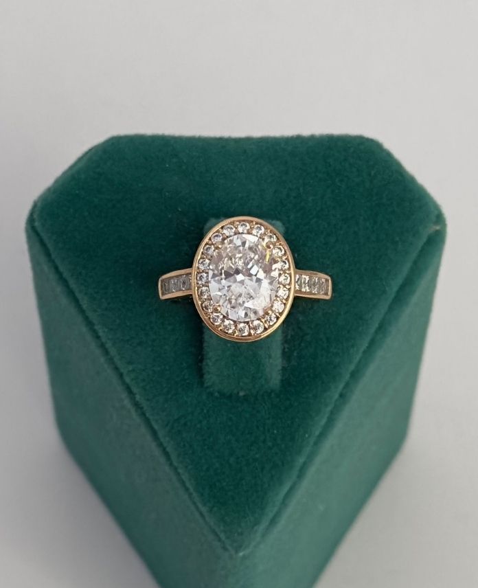 XYUNUMARALIELIPSBUYUKTASLIETRAFICOKTASLI1R-1.jpg Xuping Numaralı Elips Taşlı Yüzük - Görsel 1