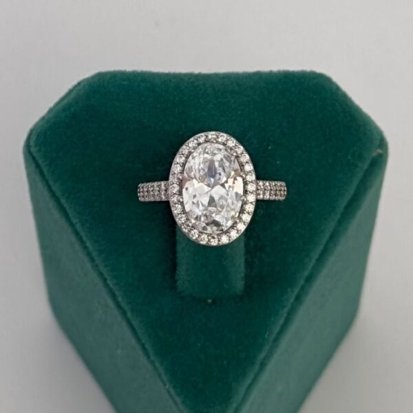 Xuping Numaralı Elips Taşlı Büyük Yüzük