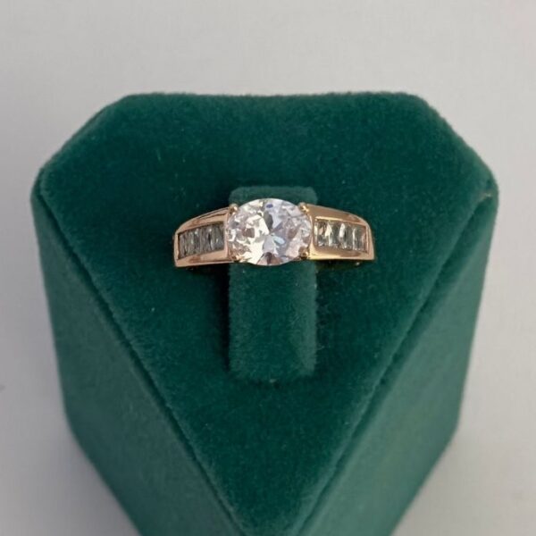 Xuping Numaralı Elips Tektaş Yüzük