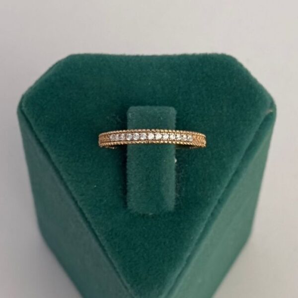 Xuping Numaralı İnce Tek Sıra Taşlı Yüzük