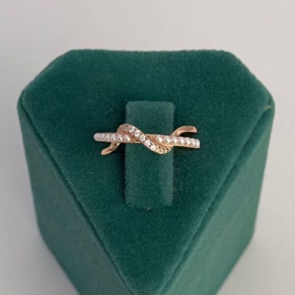 Xuping Numaralı İnci Sıralı Taşlı Sarmal Yüzük