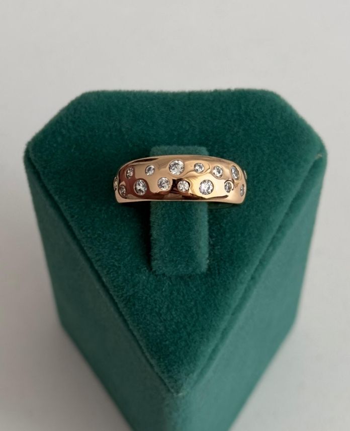 XYUNUMARALIKALINCOKNOKTATASBEYAZR-1.jpg Xuping Numaralı Kalın Çok Nokta Taş Yüzük - Görsel 1