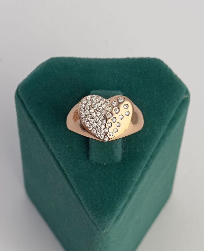 XYUNUMARALIKALPPLAKADAGINIKTASLIR-1.jpg Xuping Numaralı Kalp Plaka Dağınık Taşlı Yüzük - Görsel 1