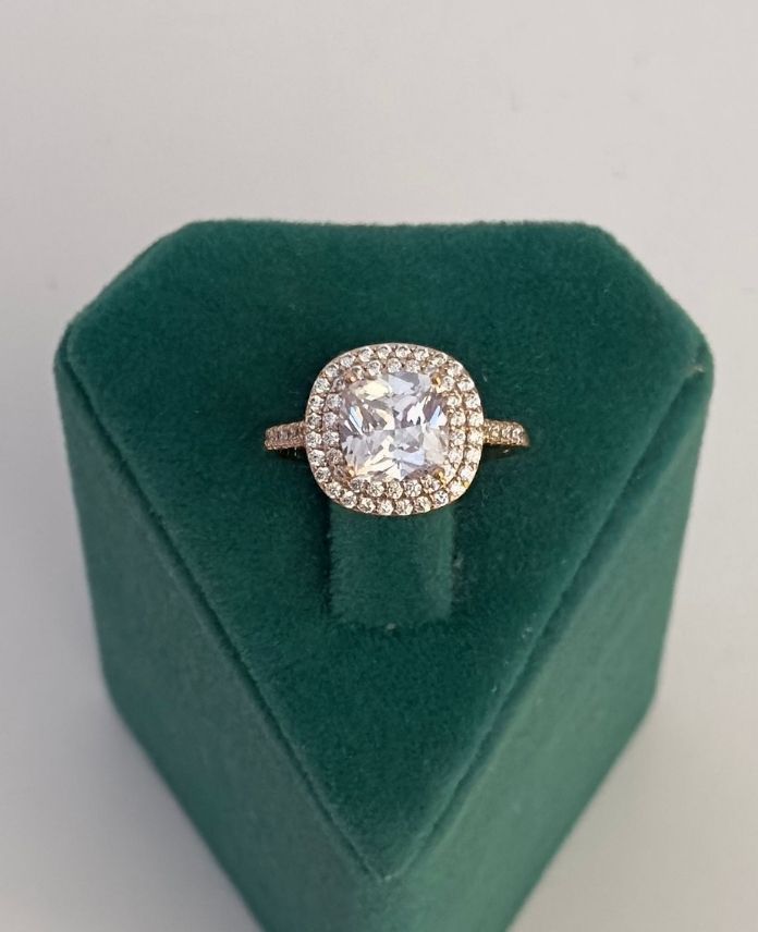 XYUNUMARALIKAREBUYUKKUCUKTASLITEKTAS3R-1.jpg Xuping Numaralı Kare Tektaş Yüzük - Görsel 1