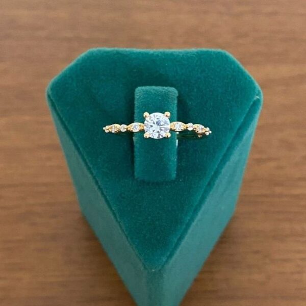 xuping numaralı kare taş yüzük