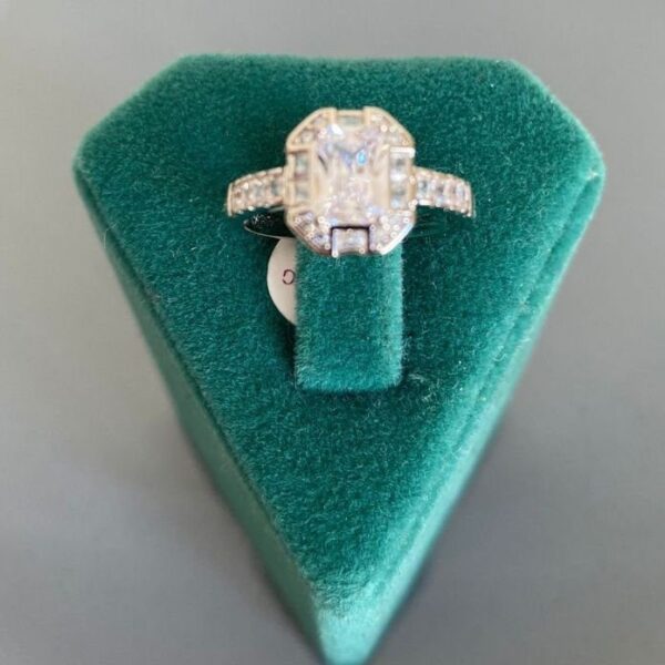 Xuping Numaralı Sekizgen Taş Yüzük