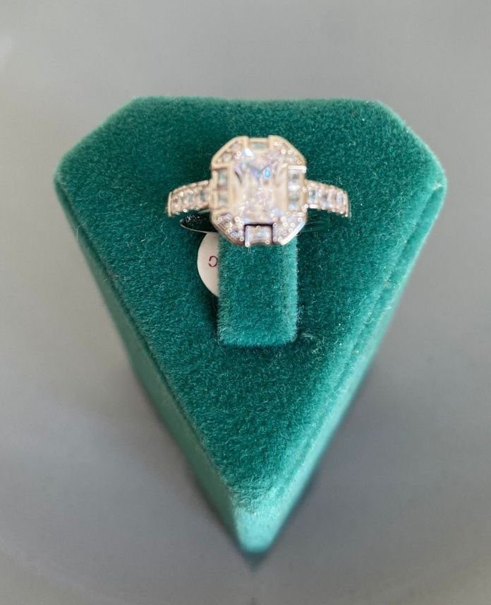 XYUNUMARALIKENARTASLISEKIZGENR-1.jpg Xuping Numaralı Sekizgen Taş Yüzük - Görsel 1