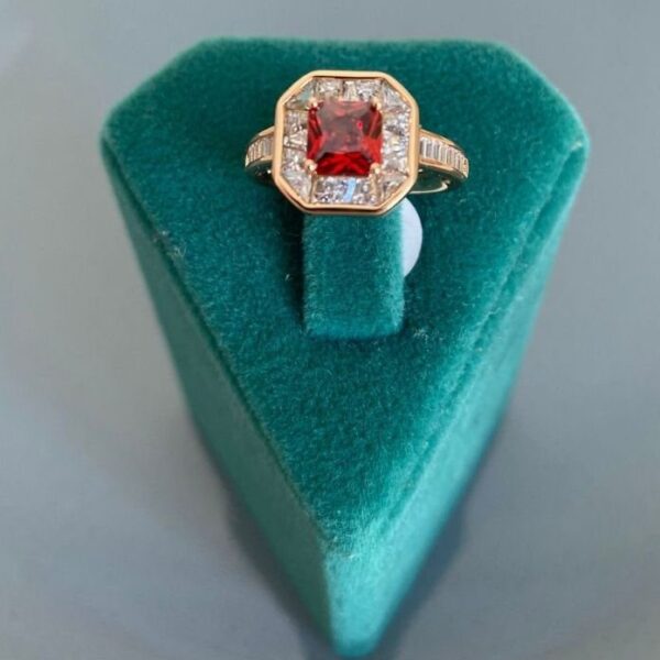 Xuping Numaralı Kırmızı Taşlı Yüzük