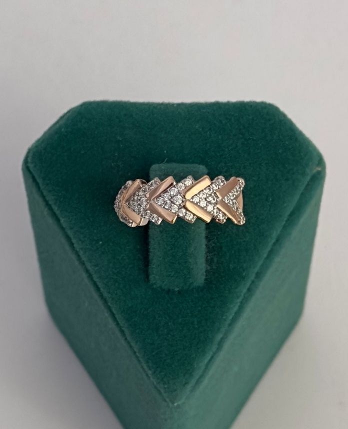 XYUNUMARALIOKDESENLIARALARITASLIR-1.jpg Xuping Numaralı Ok Desenli Taşlı Yüzük - Görsel 1