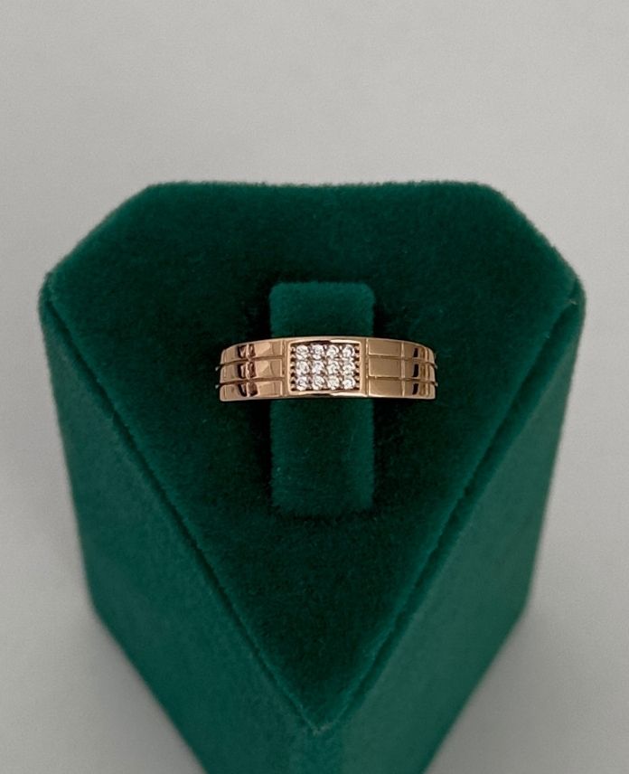 XYUNUMARALIORTASI3SIRATASLI2R-1.jpg Xuping Numaralı Ortası 3 Sıra Taşlı Yüzük - Görsel 1