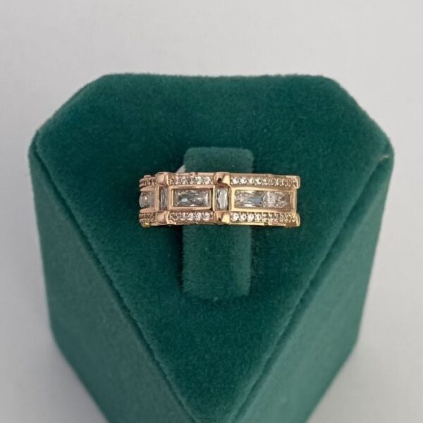 Xuping Numaralı Dikdörtgen Taşlı Yüzük