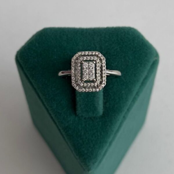 Xuping Numaralı Şık Baget Yüzük