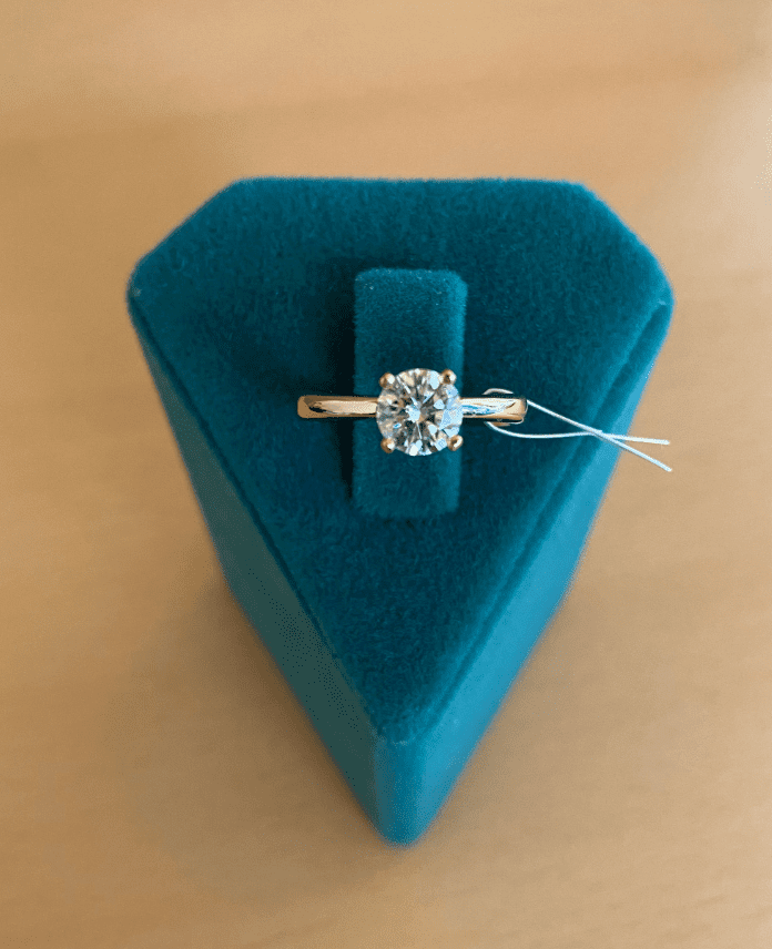 XYUNUMARALITEKTASDUZG-1.png Xupıng Numaralı Tektaş Düz Yüzük - Görsel 1