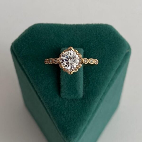 Xuping Numaralı Vinta Elips Taş Yüzük