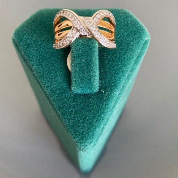 Xuping Numaralı X Şekilli Taşlı Yüzük