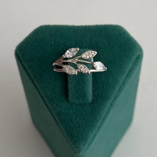 Xuping Numaralı Yaprak Dal Taş Yüzük