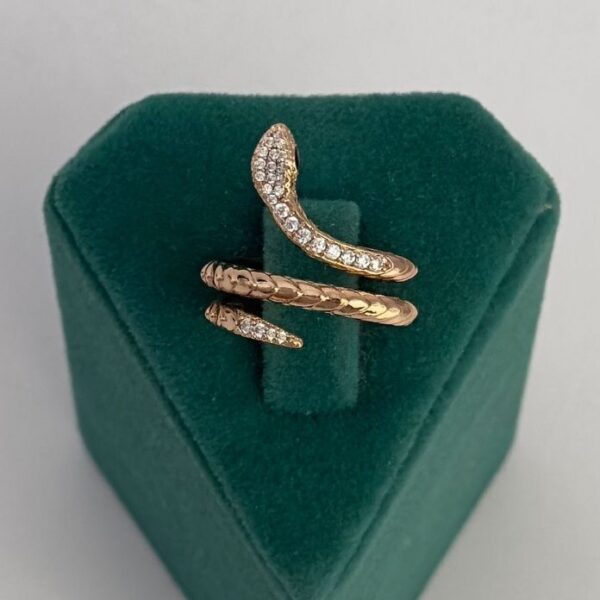 Xuping Numaralı Yılan Taşlı Yüzük