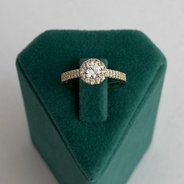 Xuping Numaralı Yuvarlak Taş Kenarı Yüzük