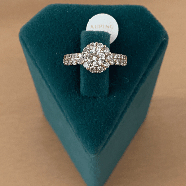 Xuping Numaralı Yuvarlak Taşlı Yüzük