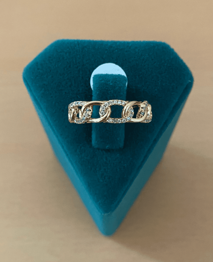 XYUNUMARALIZINCIRTASLIR-1.png Xuping Numaralı Zincir Taşlı Yüzük - Görsel 1